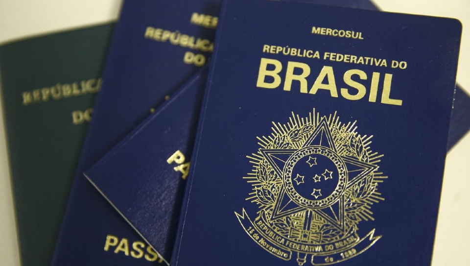 MPE tenta suspender passaporte de pai que ostenta vida luxuosa nos EUA e deve R$ 42 mil de penso