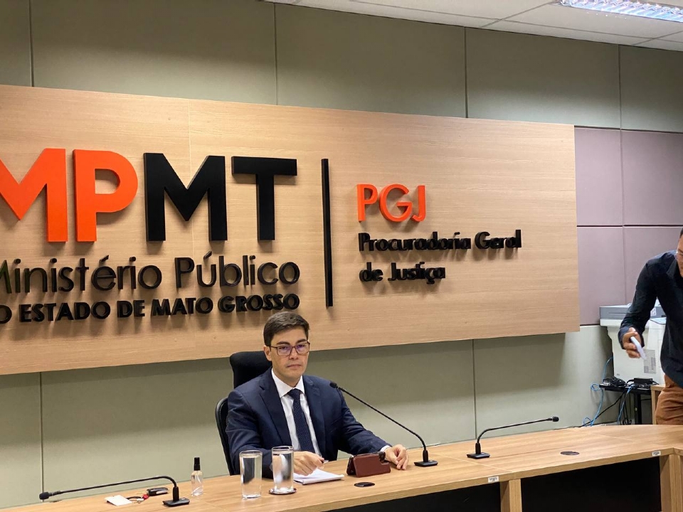 Novo PGJ afirma que trilhos do VLT so ferida exposta da corrupo e que MP atuar pelo entendimento entre Estado e Municpio