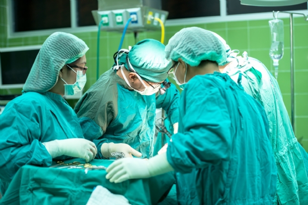 Paciente com risco de morte aguarda por cirurgia de amputação há mais de seis meses mesmo com liminar