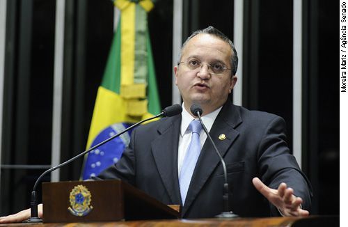 Aps caso Battisti, Taques prope novas regras para extradio