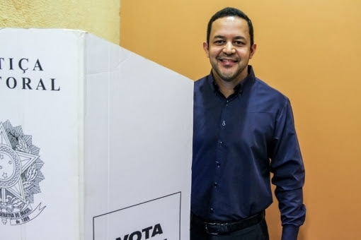O defensor pblico Clodoaldo Queiroz, o mais votado