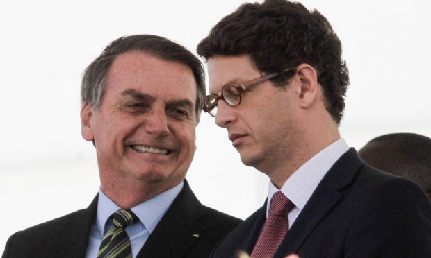 Juiz manda Bolsonaro e ministro comprovarem combate a incndios no Pantanal